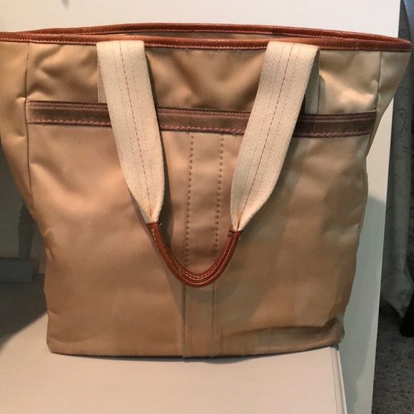 Large gold and pink Coach Hamptons weekend bag. - Picture 2 of 5